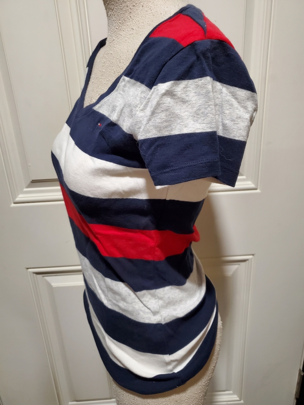 Tommy Hilfiger Women's Navy White Red Striped V-Neck Tee - Picture 3 of 8